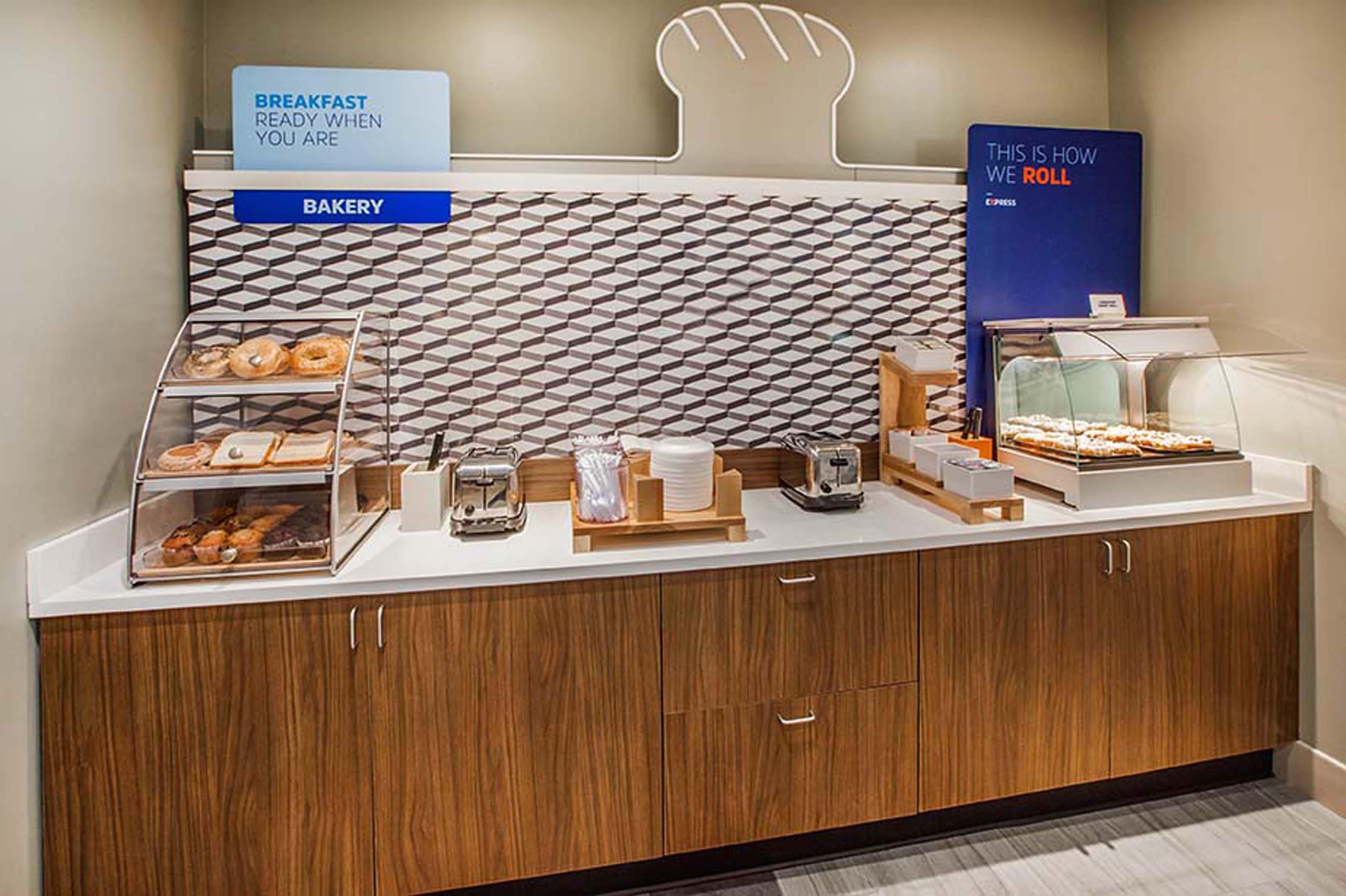 Holiday Inn Express & Suites Jacksonville South East - Medical Center Area By Ihg Экстерьер фото